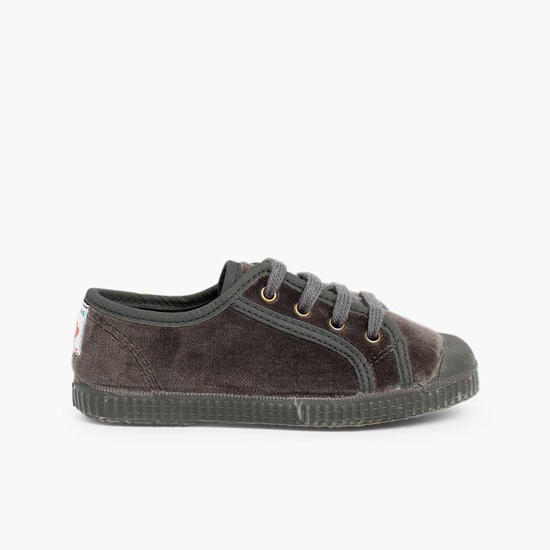Zapatilla terciopelo con cordones Gris