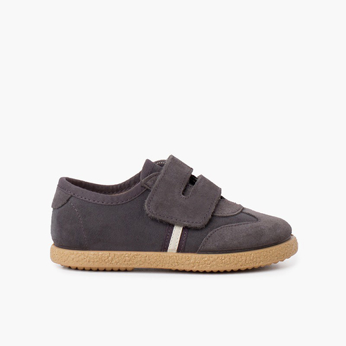 Zapatillas niño cierre frontal tira adherente Gris