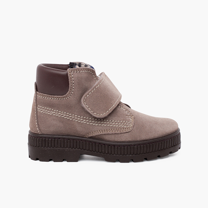 Botas suela track cierre adherente pespuntes Gris