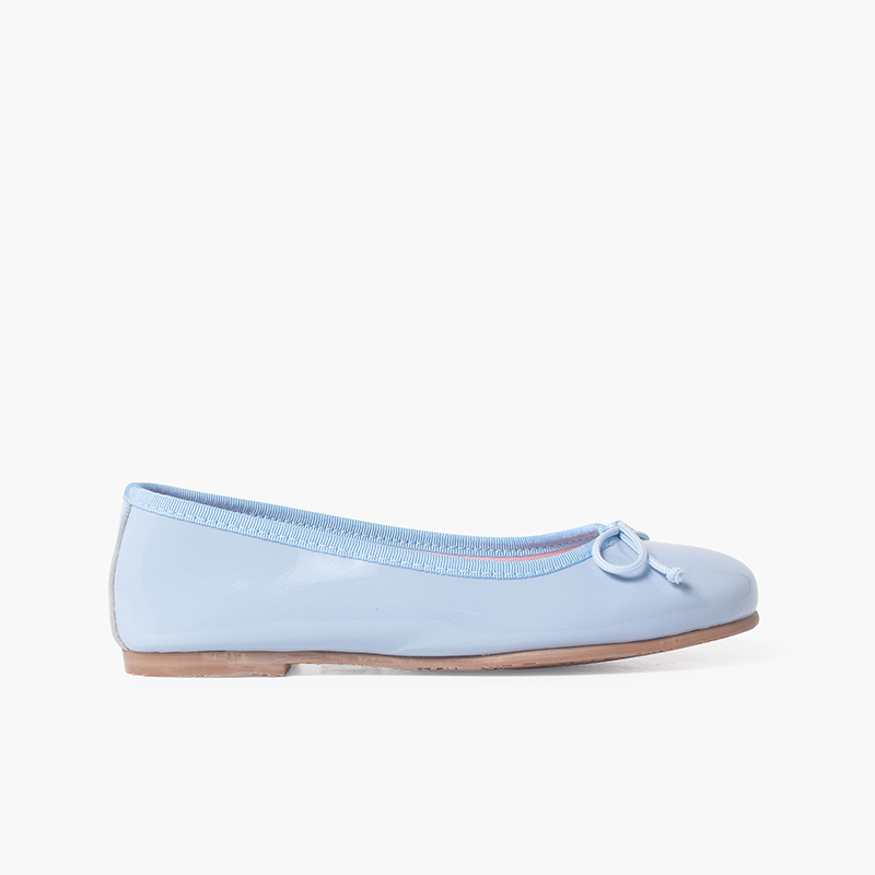 Ballerines en cuir verni avec nœud Bleu ciel