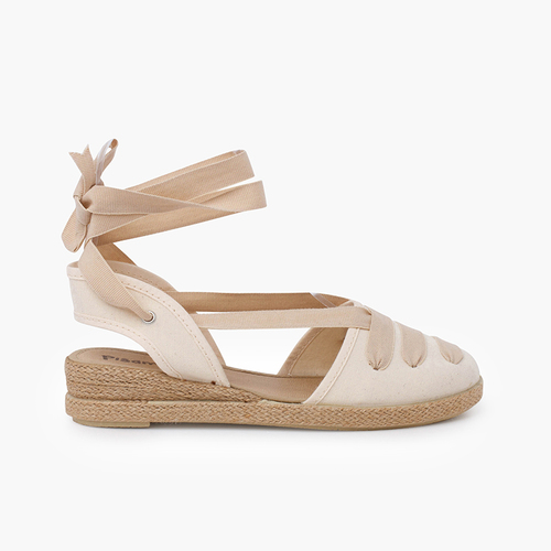 Alpargatas cuña goyescas con cintas Beige