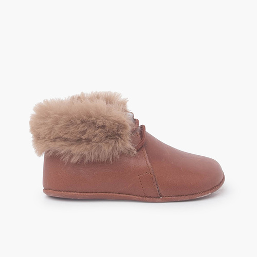 Botitas Bebe Cordones y Cuello Pelito Cuero