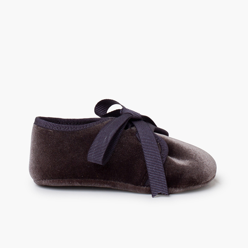 Badana blucher terciopelo lazo faya Gris