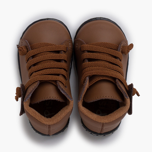 Botitas piel lavable niños cordones elásticos Camel