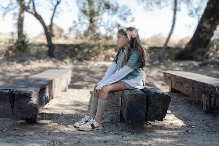 Zapatillas niña cordones detalles metalizados