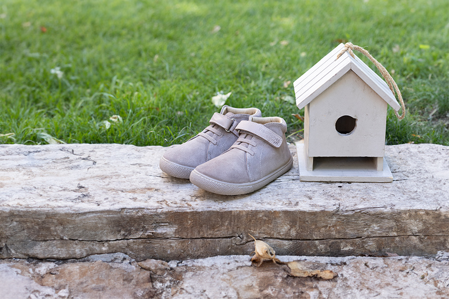 Botas barefoot serraje tira piel y cordones