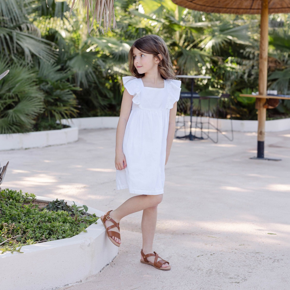 Sandalias niña tiras cruzadas piel Cuero