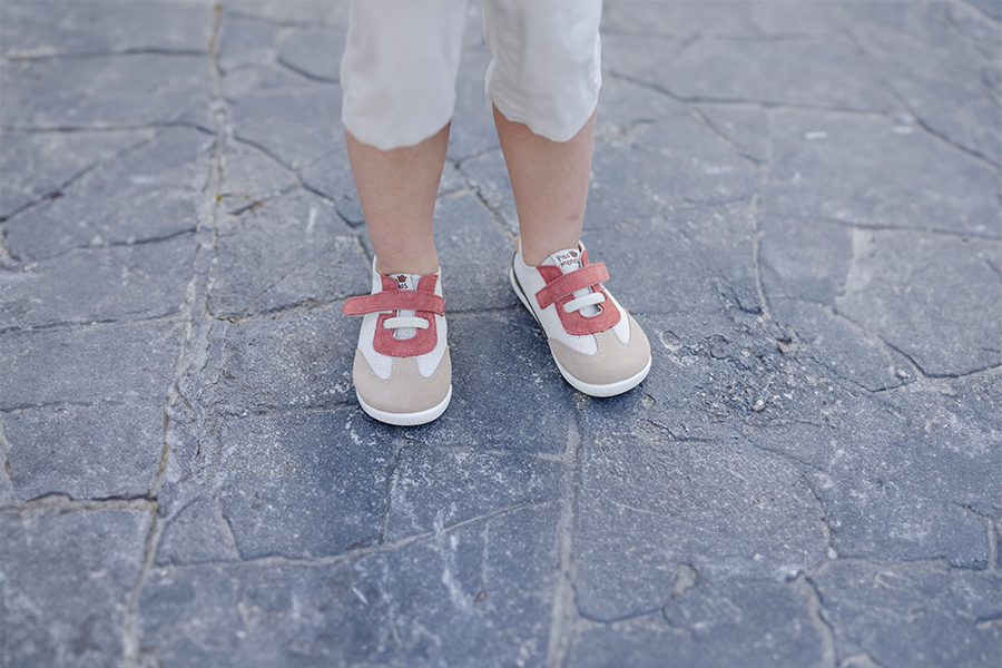 Zapatillas barefoot cordón elástico tira adherente