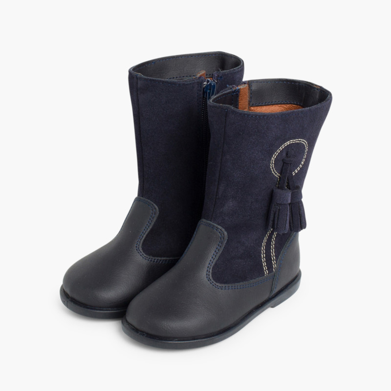 Botas niña de piel de serraje con borlas