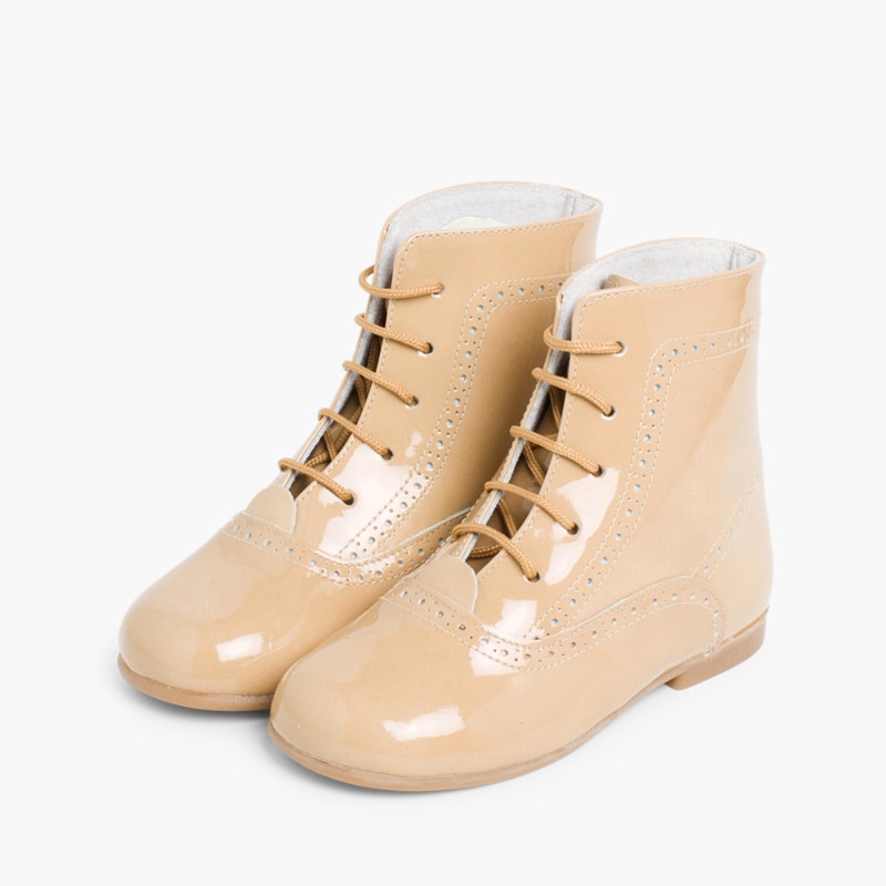 Botas niña pascualas de charol con punteado de media caña