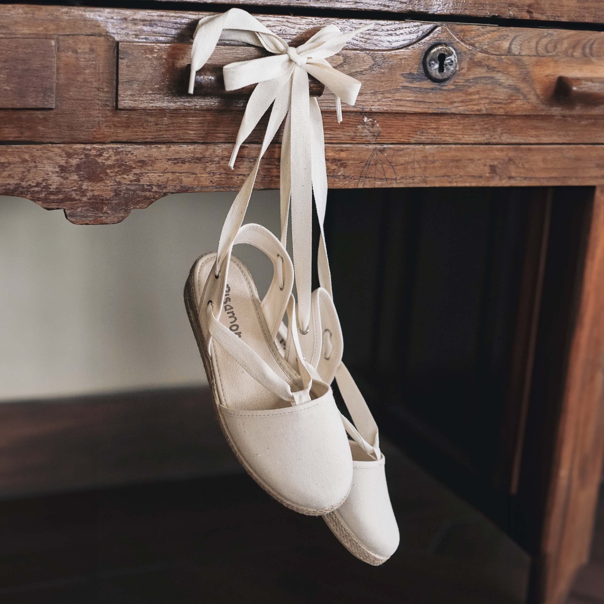 Alpargatas niña y mujer con cuña y cintas piqué