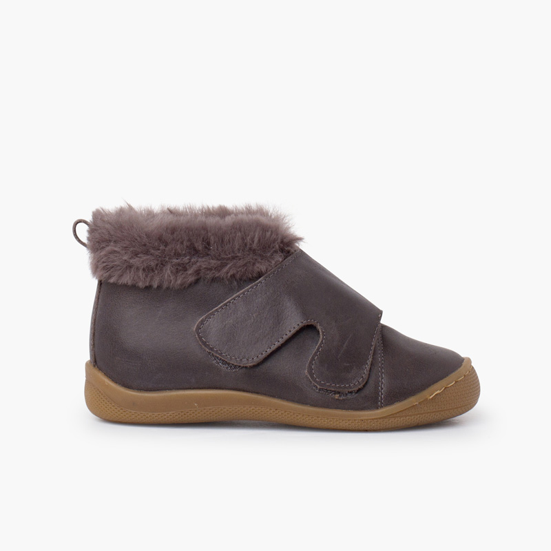  Botita piel cuello pelo tira ancha  Gris