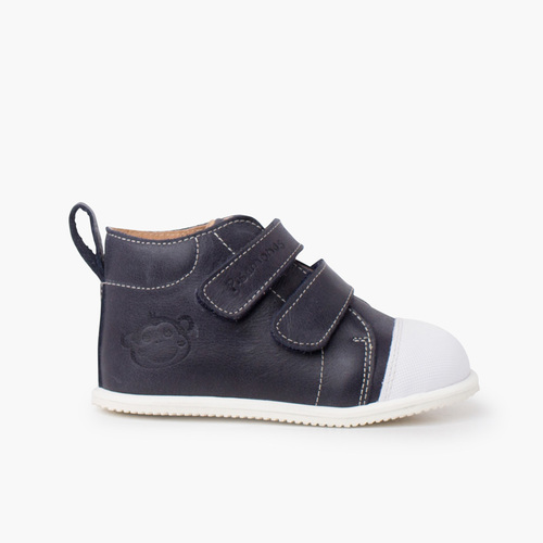 Botita piel sport puntera blanca Azul Marino
