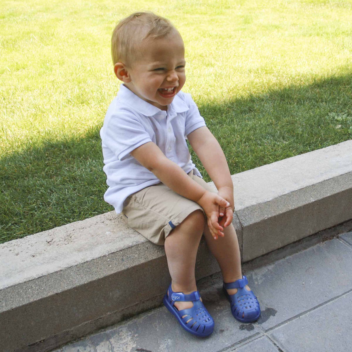 Basic jelly shoes with loop=