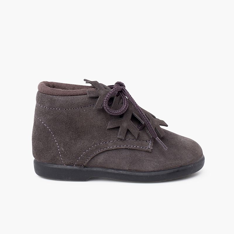 Botitas serraje cordones adorno copo