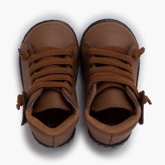 Botitas piel lavable niños cordones elásticos Camel