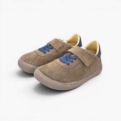 Zapatillas barefoot efecto serraje cierre combinado Topo