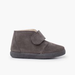 Botines tira ancha adherente forro pelito Gris