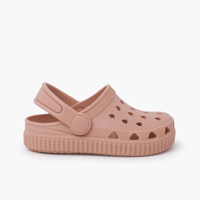 Zuecos goma tipo zapatillas suela color
