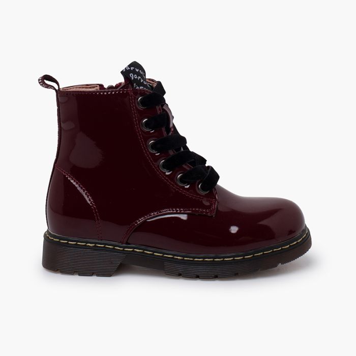 Botas cordones terciopelo tipo charol Garvalín