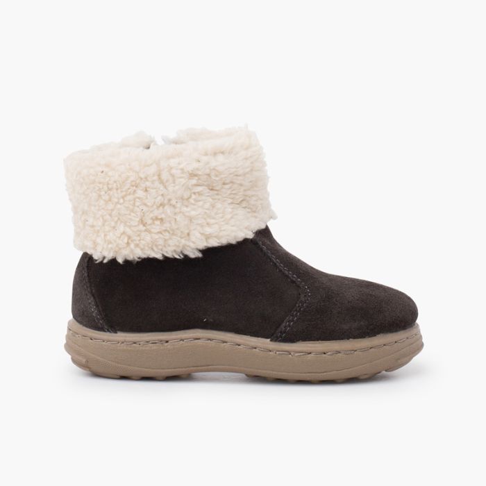 Botas suela sport cremallera y borrego